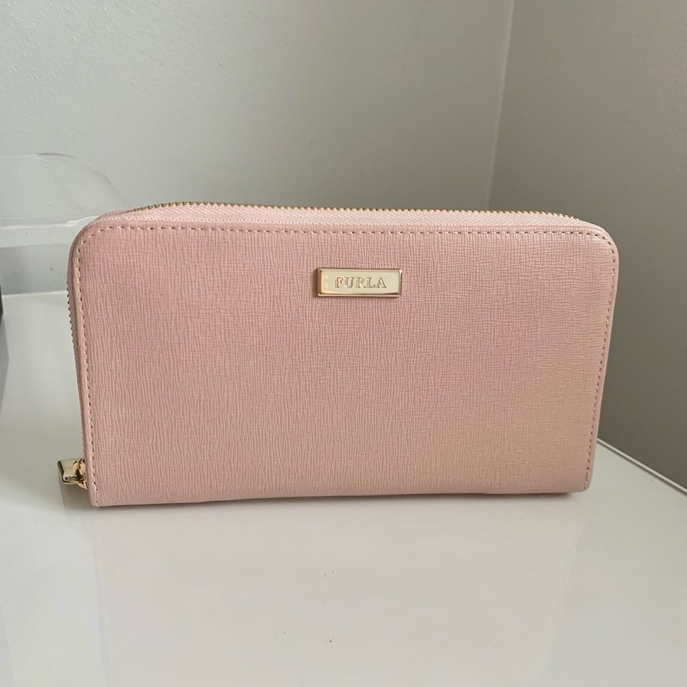NWOT Furla Wallet